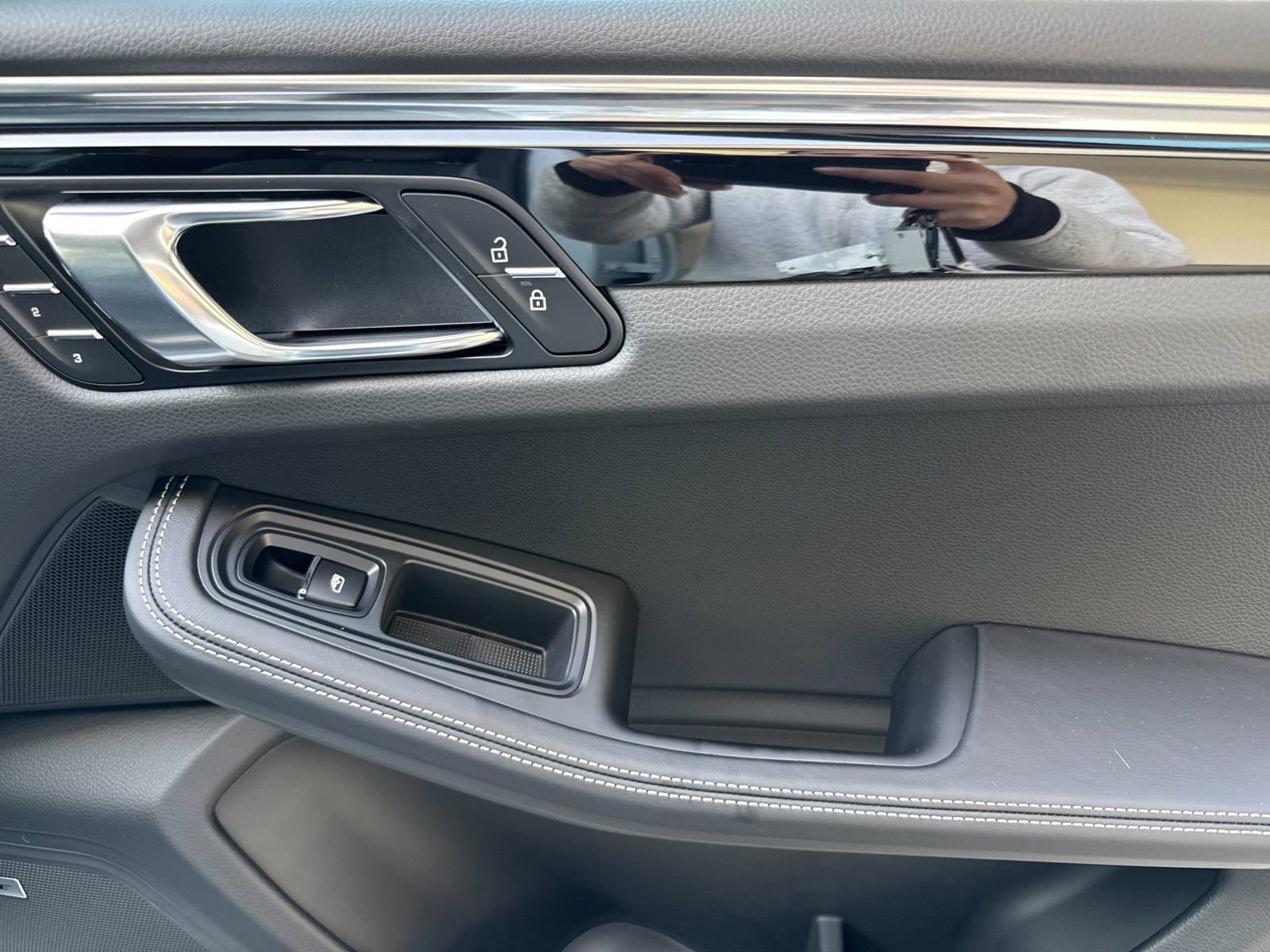 New 2026 Porsche Macan Turbo image 20