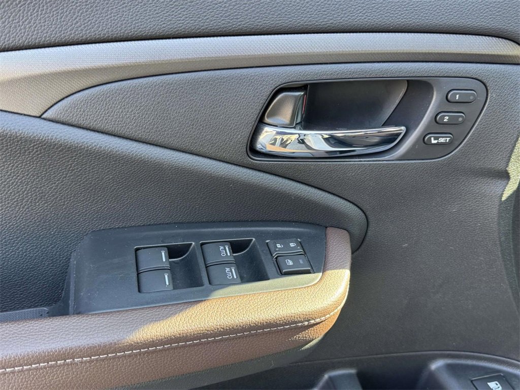 Used 2025 Honda Ridgeline RTL image 17