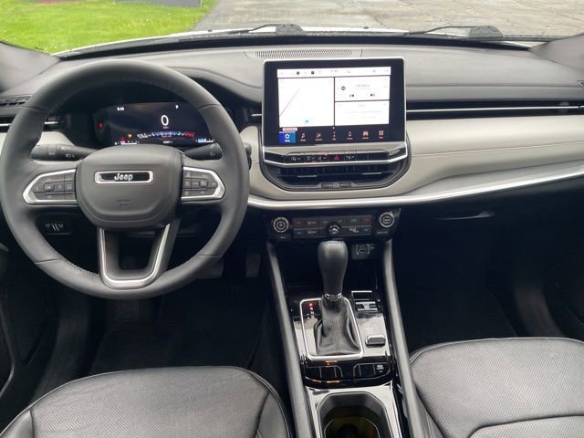 Used 2024 Jeep Compass Limited w/ Elite Group image 3