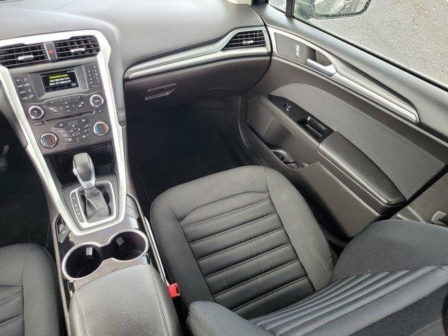Used 2016 Ford Fusion SE FWD image 15