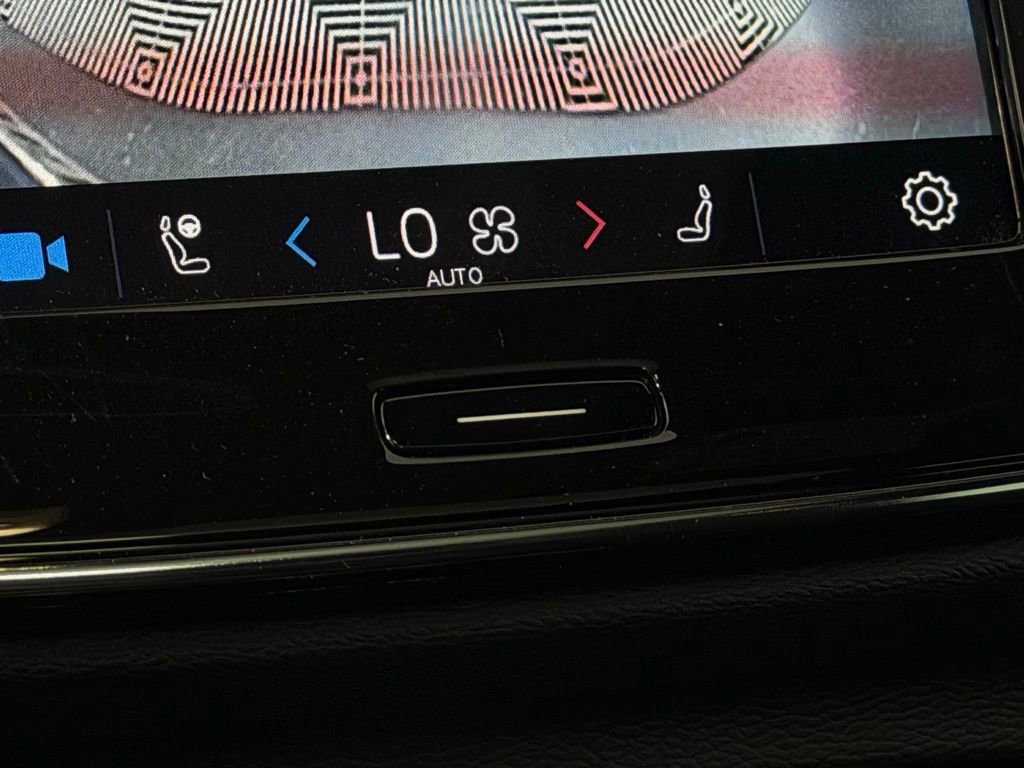 Used 2023 Volvo C40 P8 Recharge Ultimate w/ Protection Package Premier image 17