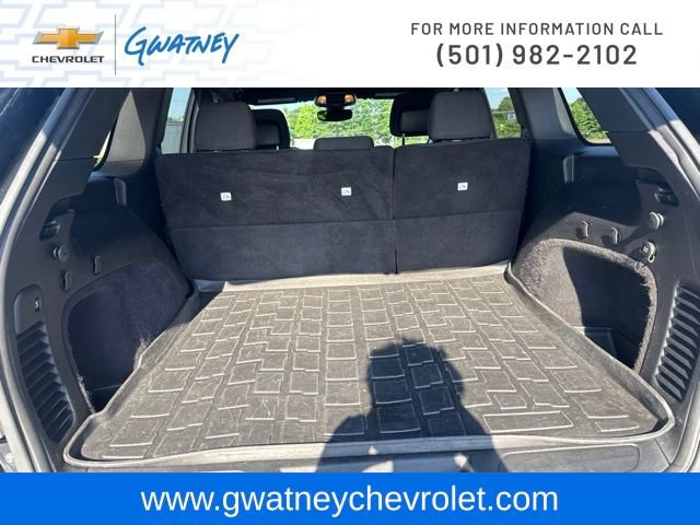 Used 2019 Jeep Grand Cherokee Laredo AWD/4WD image 28