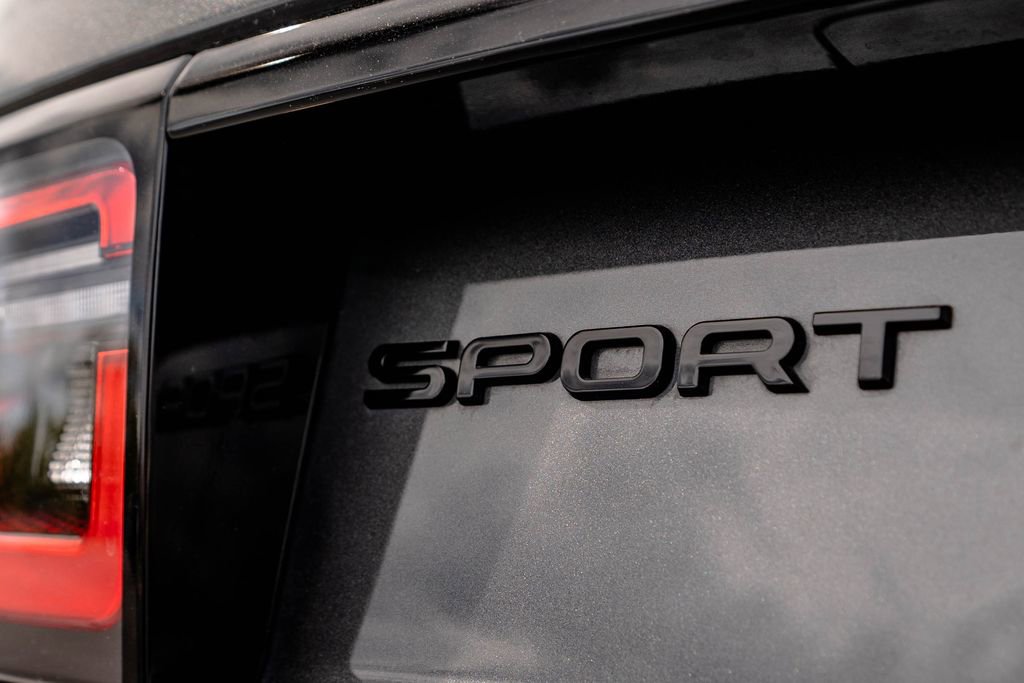 Used 2025 Land Rover Discovery Sport Dynamic SE AWD/4WD image 13