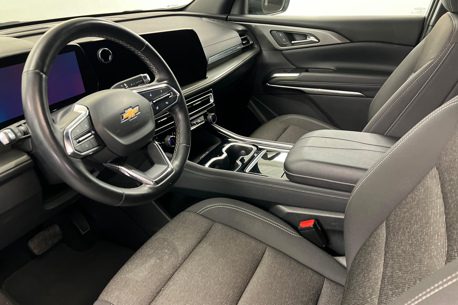 Used 2024 Chevrolet Traverse LT AWD/4WD image 12