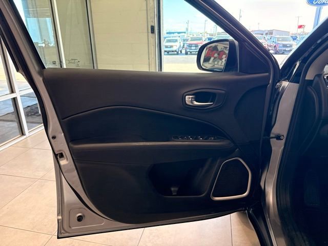 Used 2018 Jeep Compass Altitude w/ Popular Equipment Group image 10