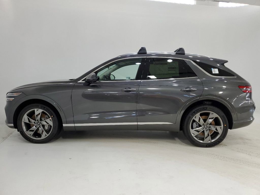 Used 2024 Genesis Electrified GV70 Advanced image 3
