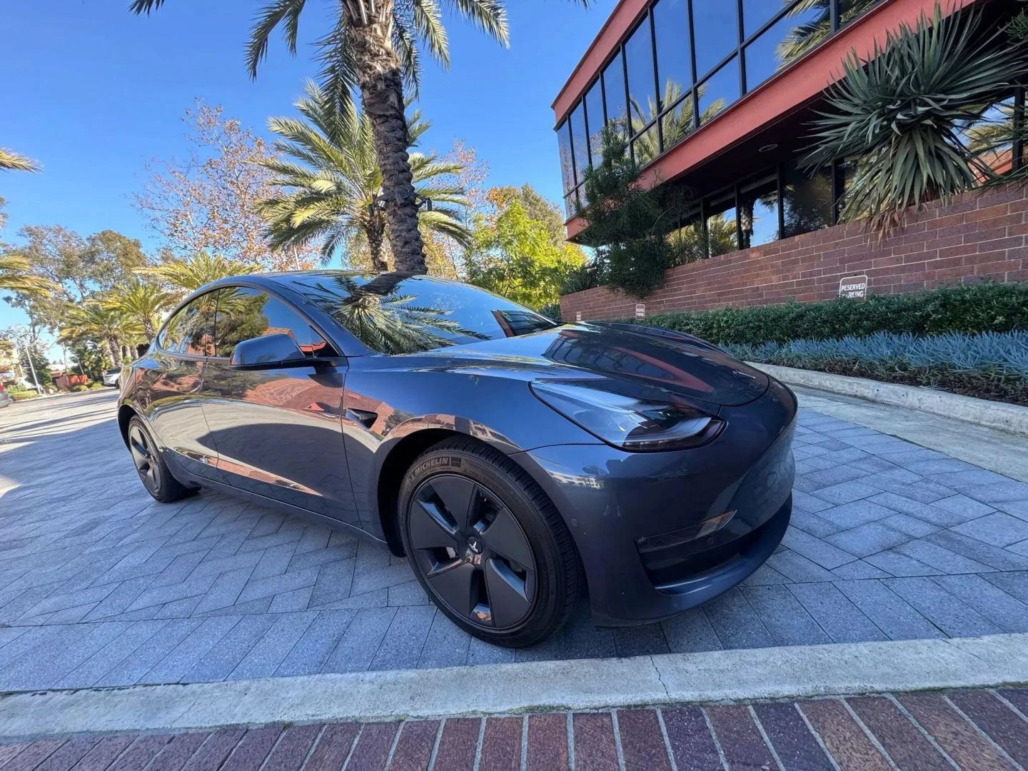 Used 2022 Tesla Model 3 Long Range AWD/4WD image 3