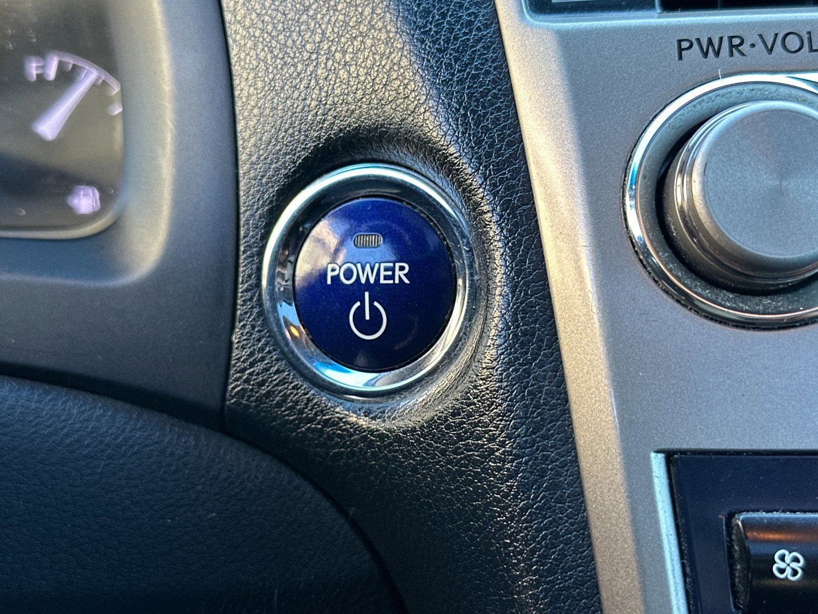 Used 2013 Lexus RX 450h AWD w/ Navigation Pkg image 25