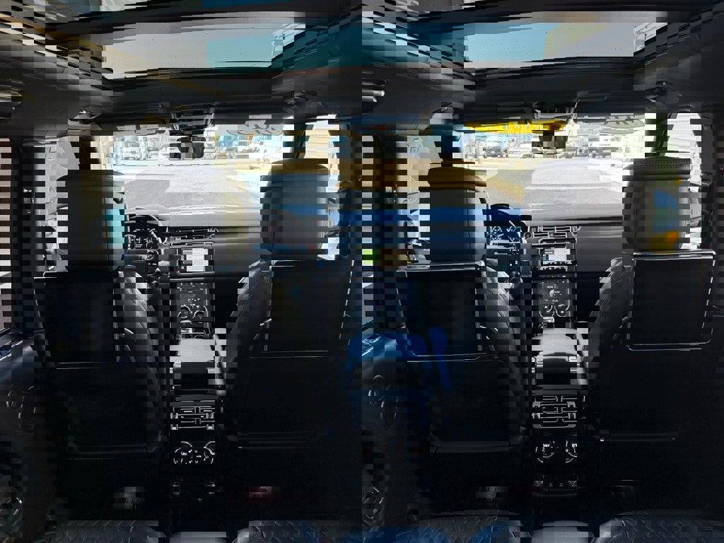 Used 2019 Land Rover Range Rover SV Autobiography Dynamic image 18