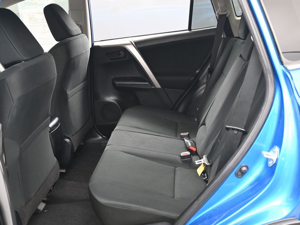 Used 2017 Toyota RAV4 LE w/ Carpet Mat Package image 27
