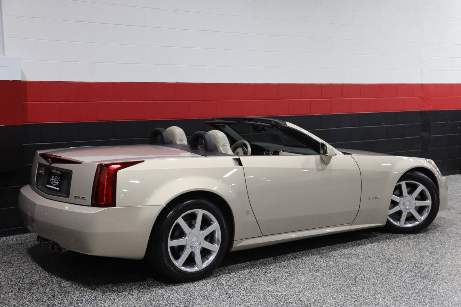 Used 2006 Cadillac XLR 2dr Convertible image 8