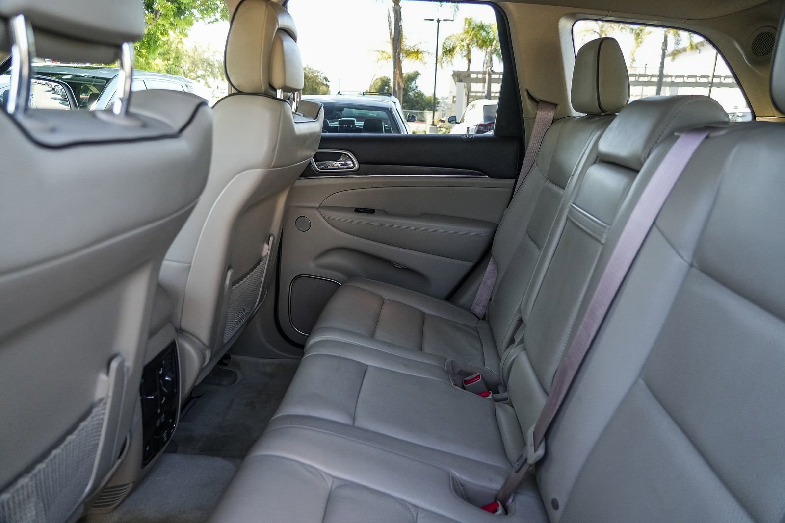 Used 2018 Jeep Grand Cherokee Overland image 19