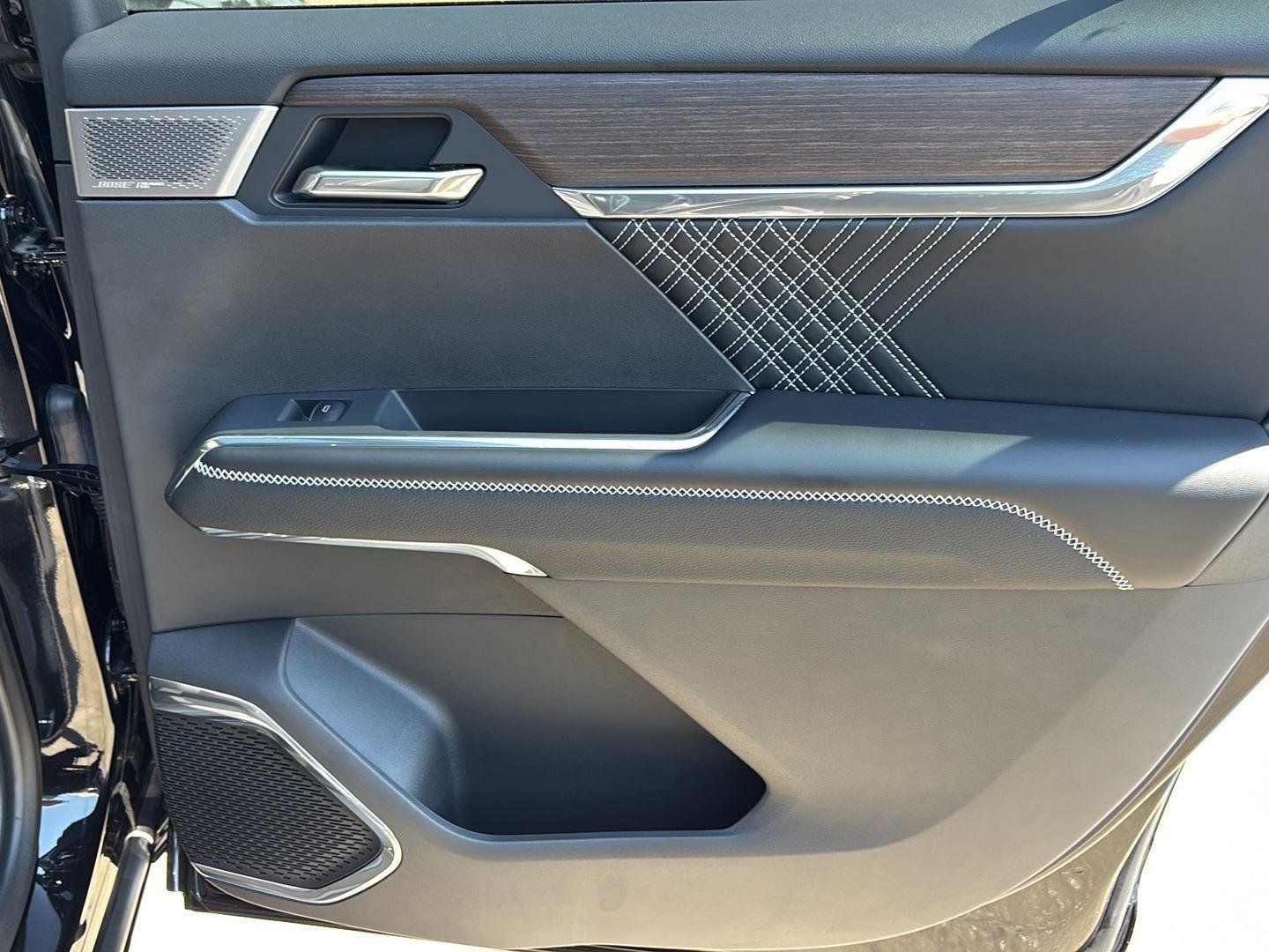 New 2025 GMC Acadia Denali w/ Super Cruise Package image 23