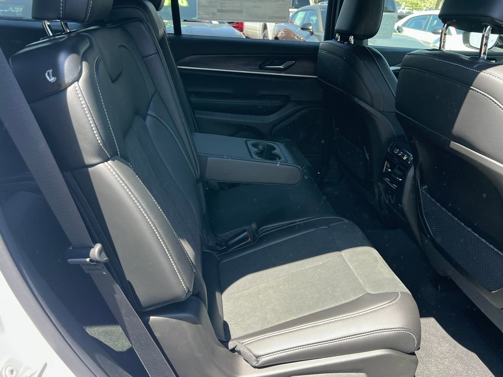 New 2026 Jeep Grand Cherokee L 4WD image 15