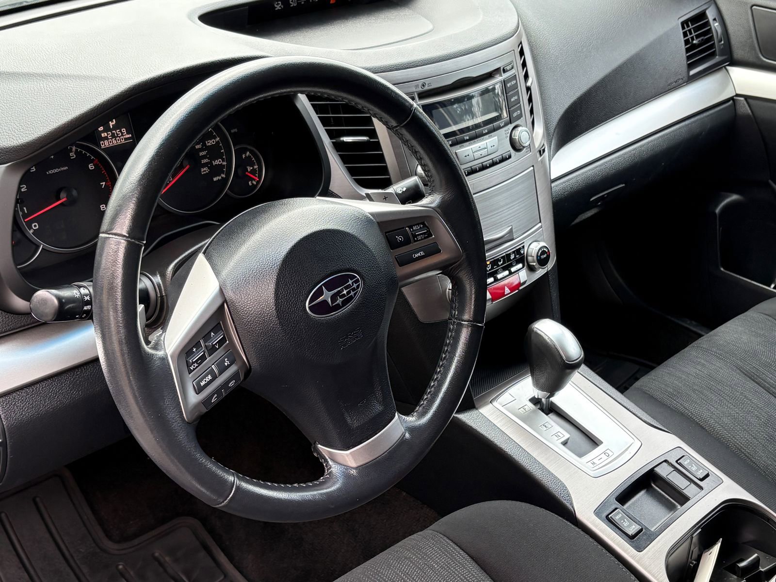 Used 2013 Subaru Outback 2.5i Premium w/ All-Weather Pkg AWD/4WD image 11