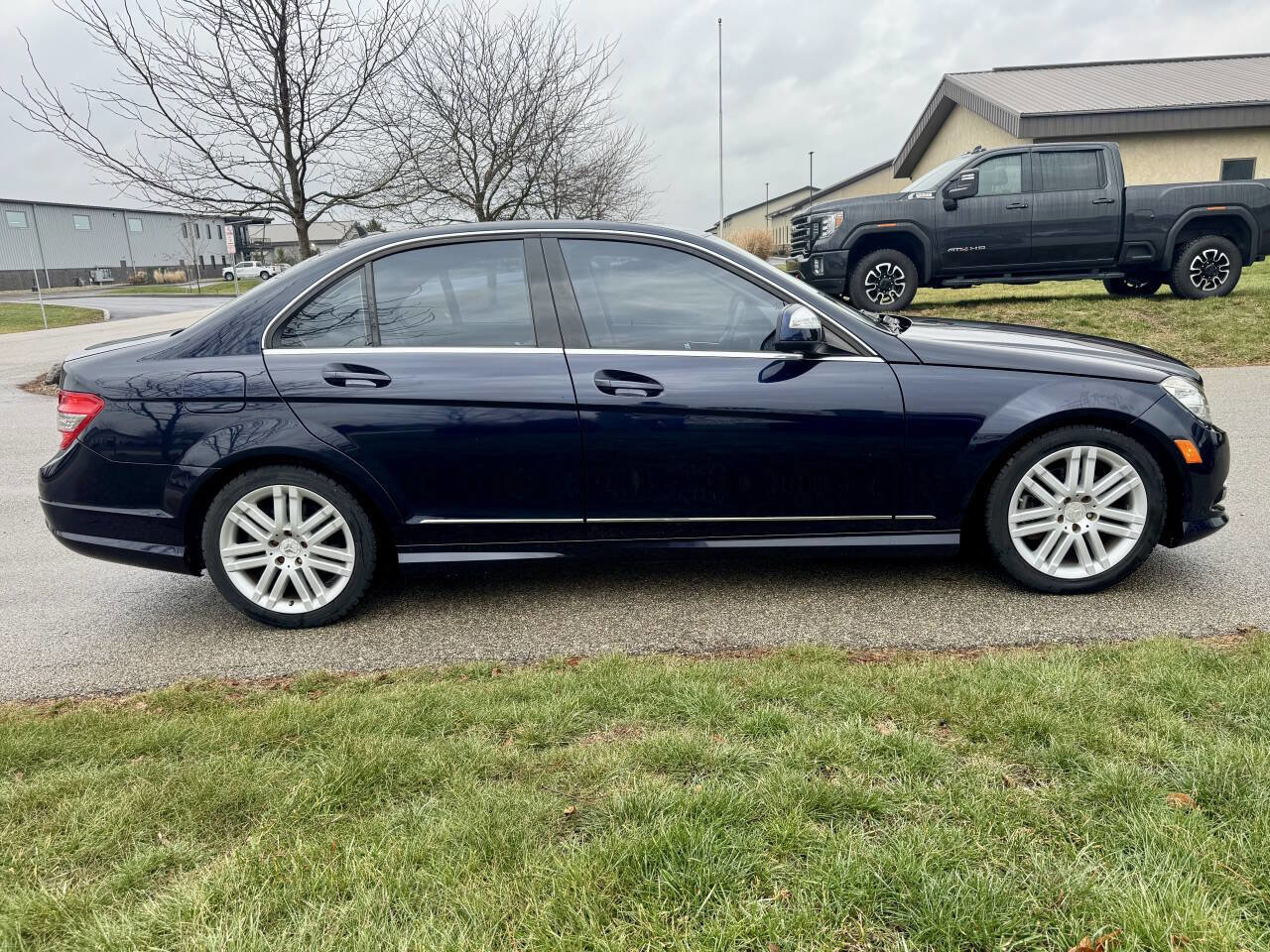 Used 2009 Mercedes-Benz C 300 4MATIC Sedan image 5