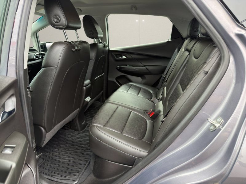 Used 2023 Chevrolet Bolt LT w/ 2LT w/ Infotainment Package FWD image 10