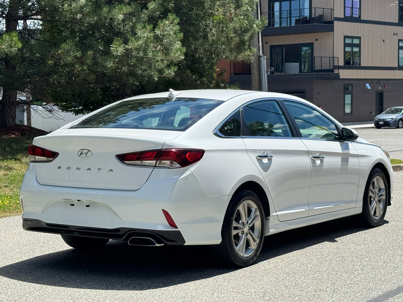 Used 2018 Hyundai Sonata SEL w/ Tech Package 04 image 6