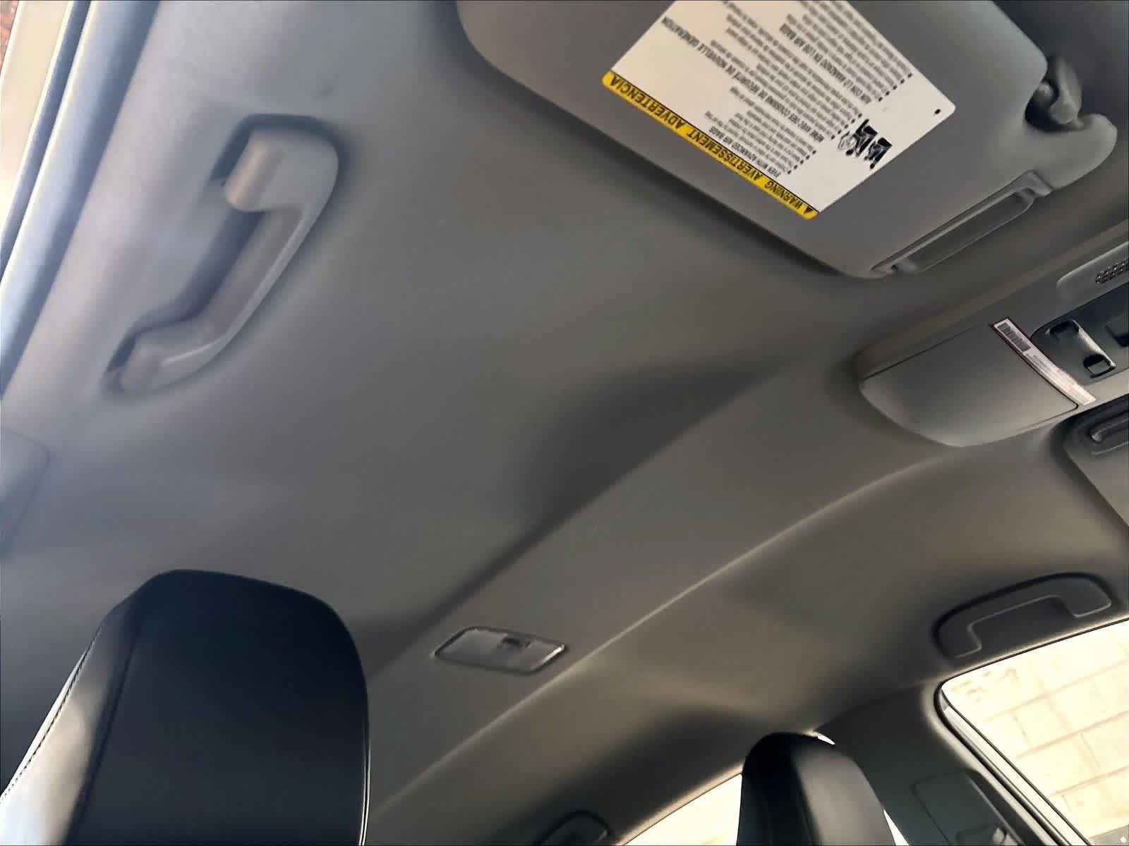Used 2020 Toyota Camry SE FWD image 24