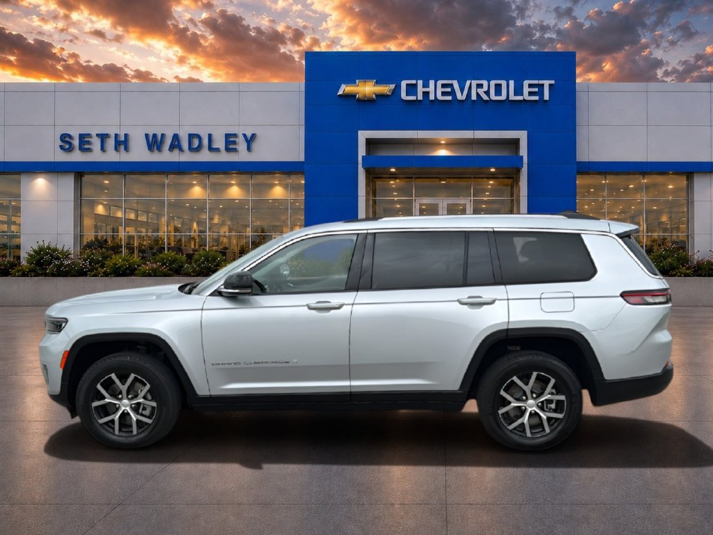Used 2023 Jeep Grand Cherokee L Limited AWD/4WD image 4