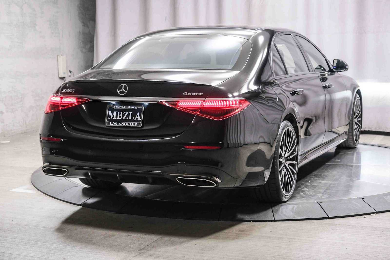Certified 2023 Mercedes-Benz S 580 4MATIC Sedan image 4