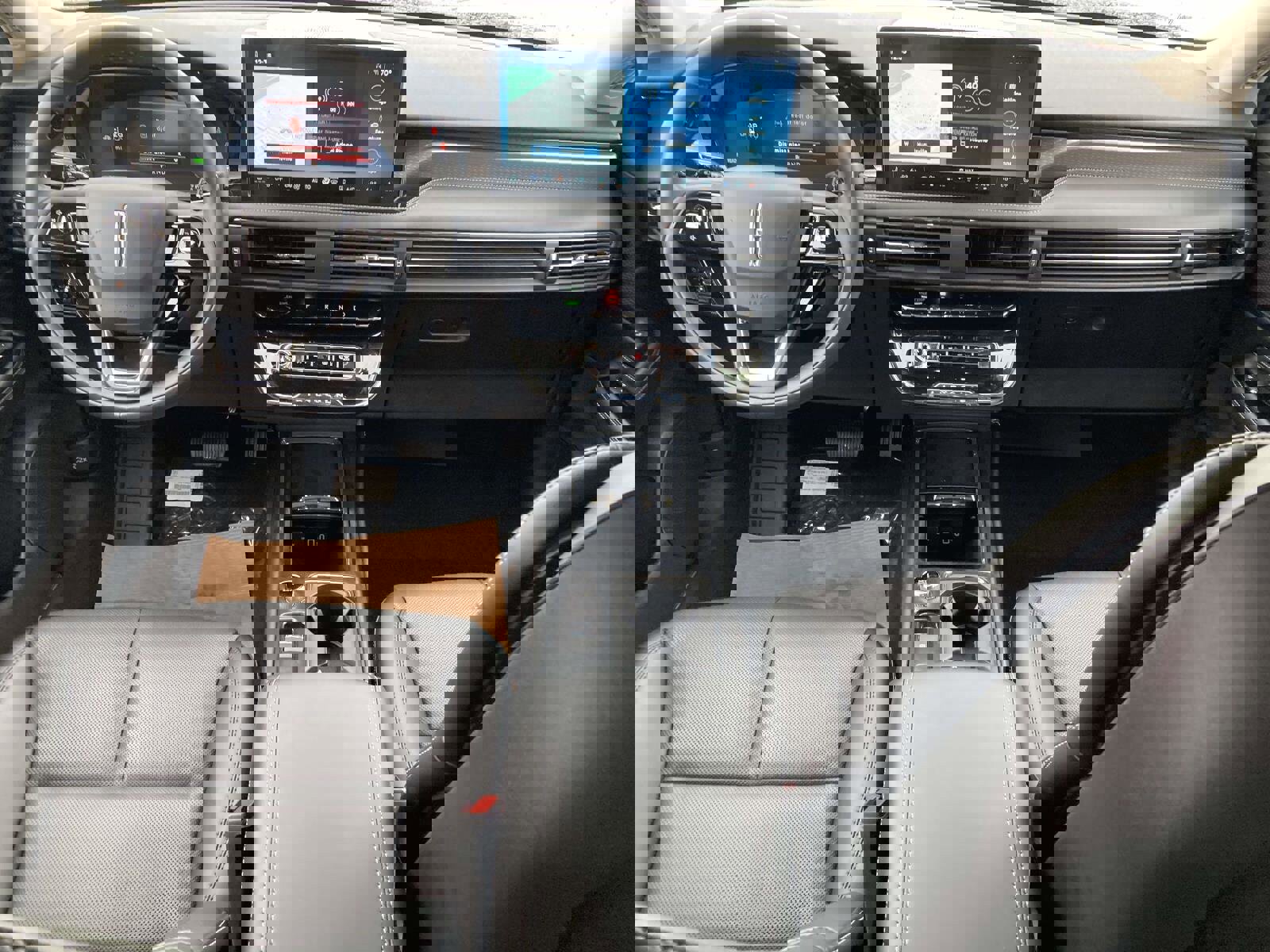 New 2025 Lincoln Corsair Grand Touring image 18