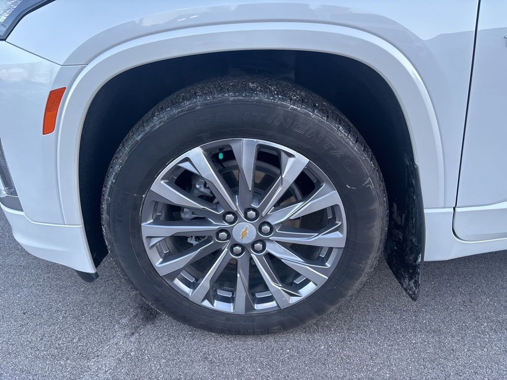 Used 2023 Chevrolet Traverse Premier image 11