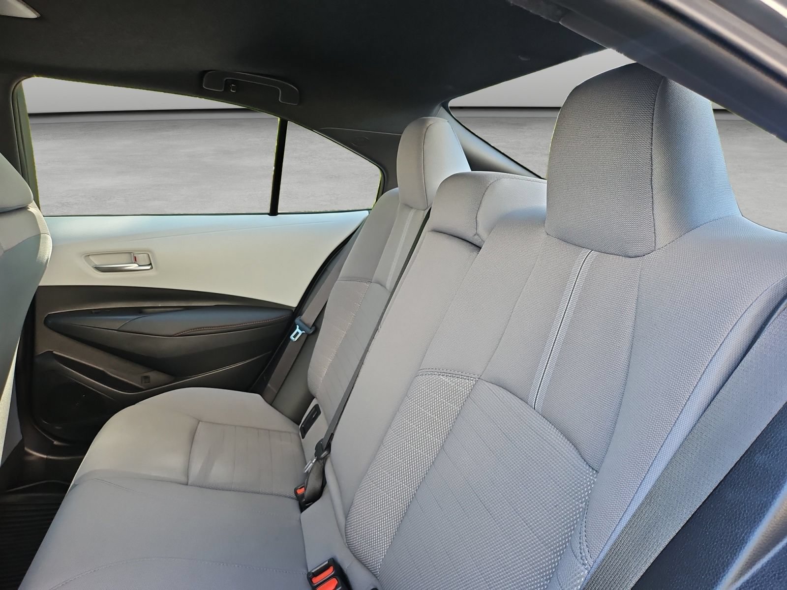 Used 2025 Toyota Corolla SE w/ SE Premium Package FWD image 42