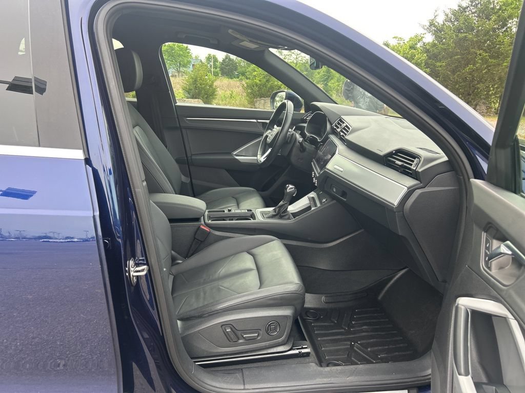 Used 2021 Audi Q3 2.0T Premium w/ Convenience Package AWD/4WD image 25