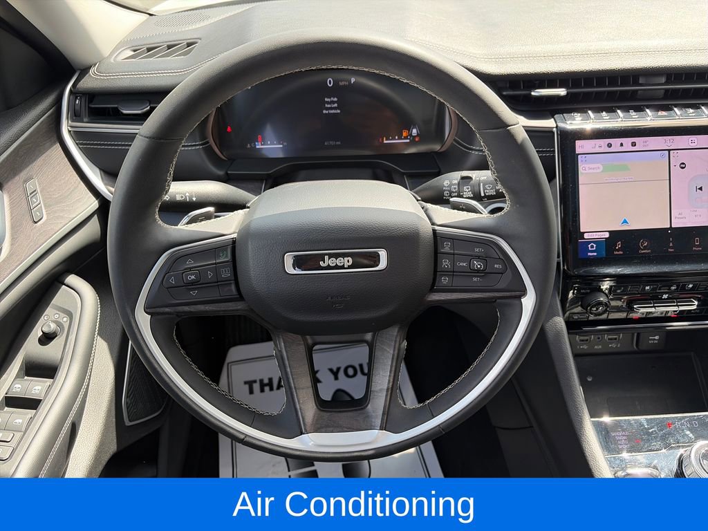 Used 2023 Jeep Grand Cherokee L Limited w/ Luxury Tech Group II AWD/4WD image 14