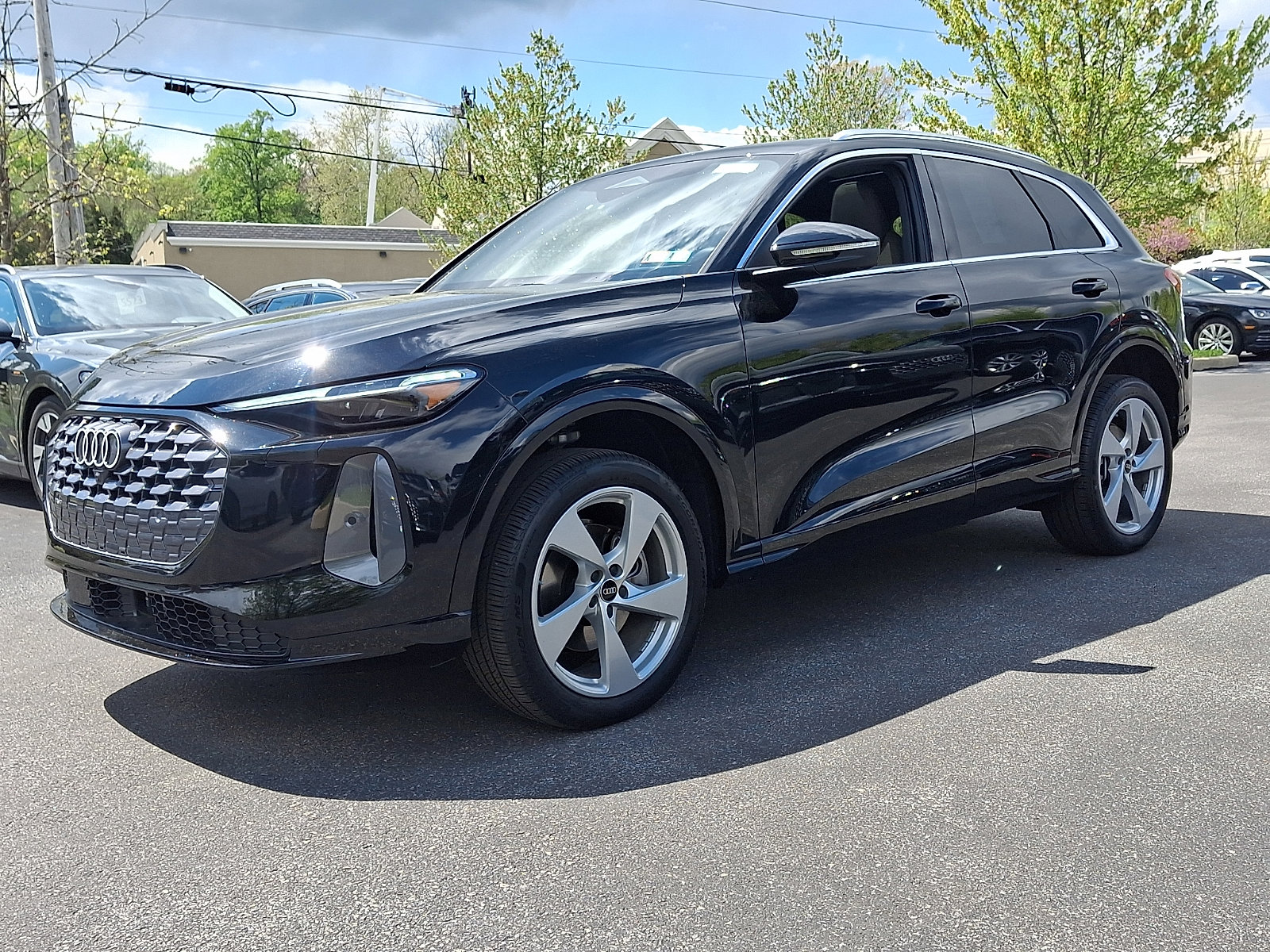 Used 2025 Audi Q5 Premium w/ Premium Plus AWD/4WD image 3