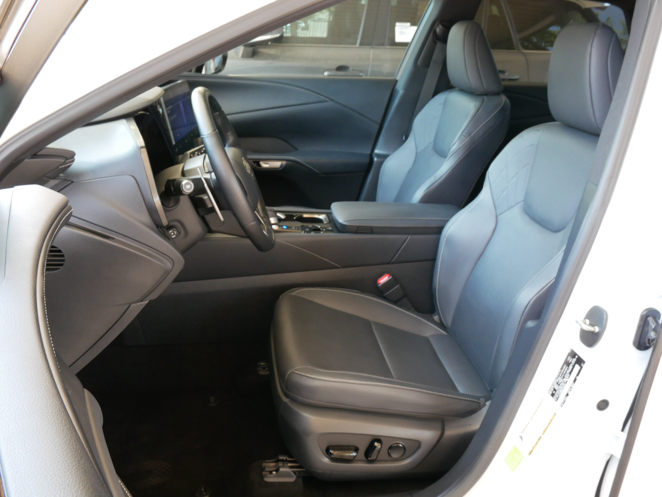 Used 2023 Lexus RX 350 Premium FWD image 2