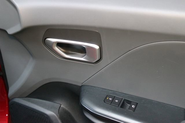 Used 2025 Kia K4 FWD image 9