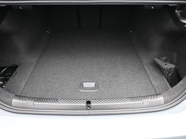 Used 2024 BMW i5 eDrive40i w/ M Sport Package RWD image 10