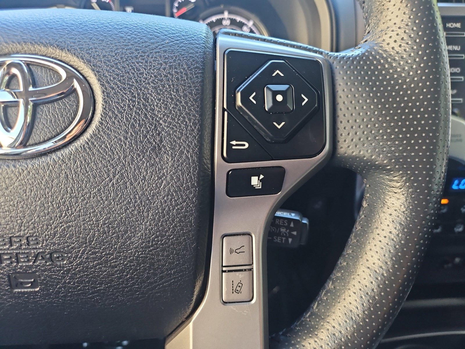 Used 2024 Toyota 4Runner Limited AWD/4WD image 25