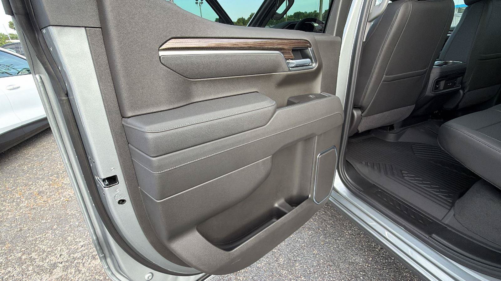 New 2026 Chevrolet Silverado 1500 RST AWD/4WD image 17