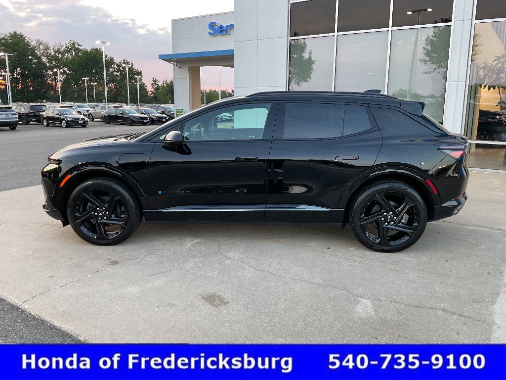 Used 2025 Chevrolet Equinox EV RS AWD/4WD image 3