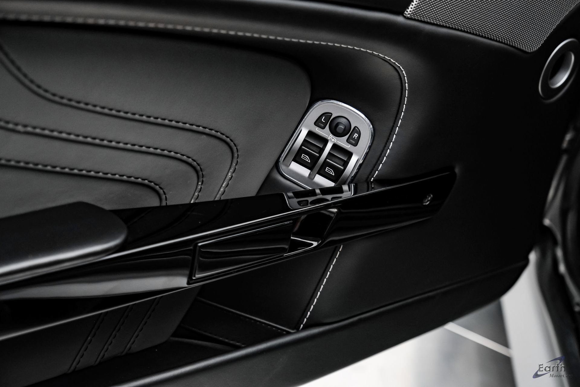 Used 2014 Aston Martin V8 Vantage S RWD image 83