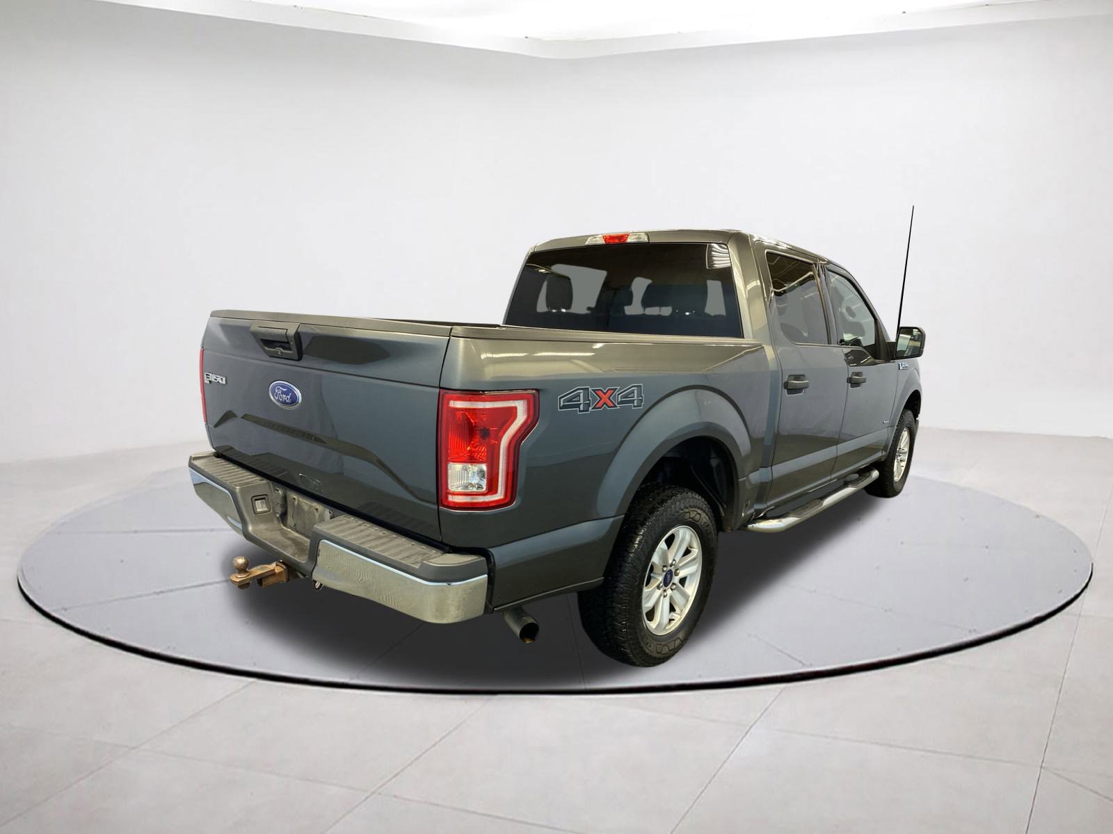 Used 2016 Ford F150 XLT w/ Trailer Tow Package image 6