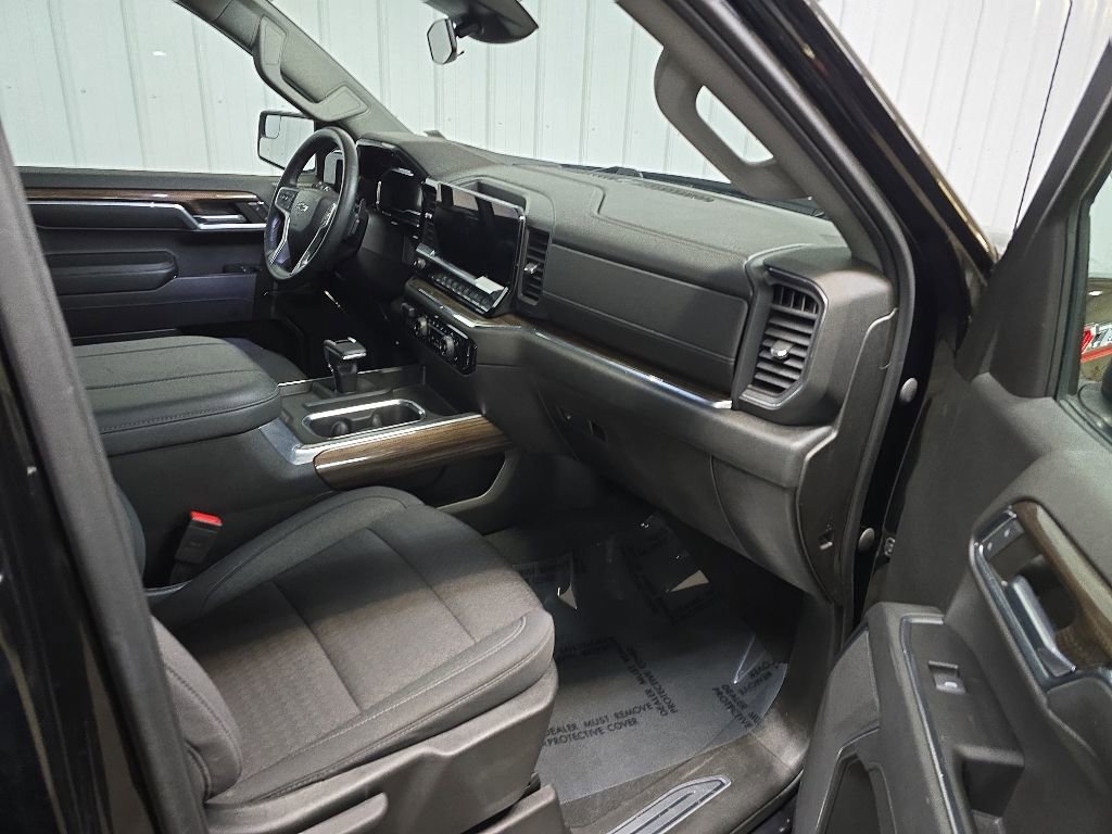 Used 2023 Chevrolet Silverado 1500 RST AWD/4WD image 15