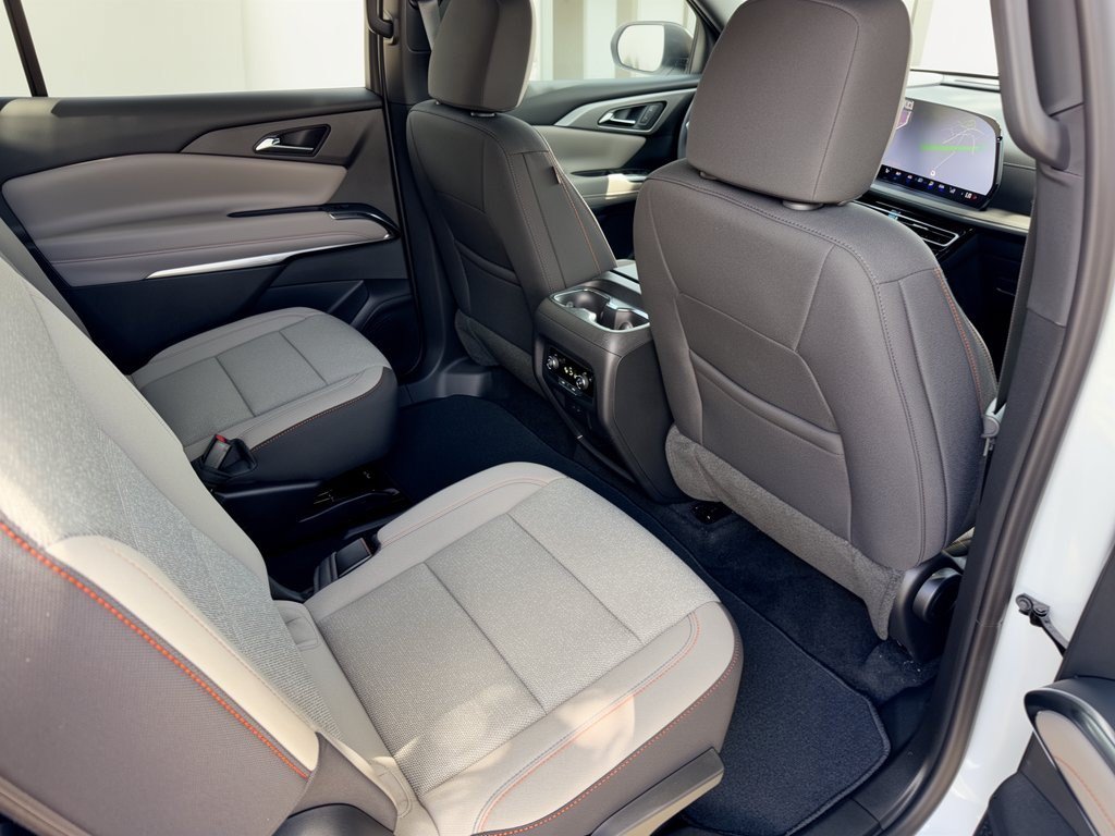New 2027 Chevrolet Traverse LT FWD image 29