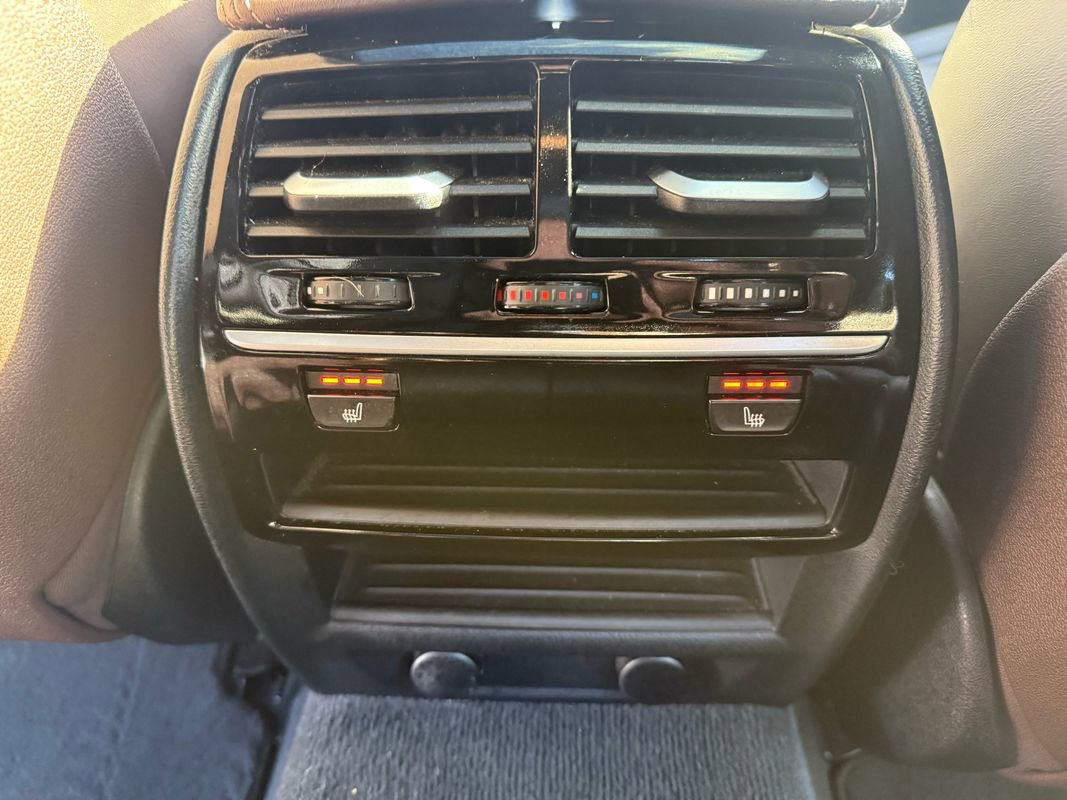 Used 2017 BMW 540i xDrive image 13