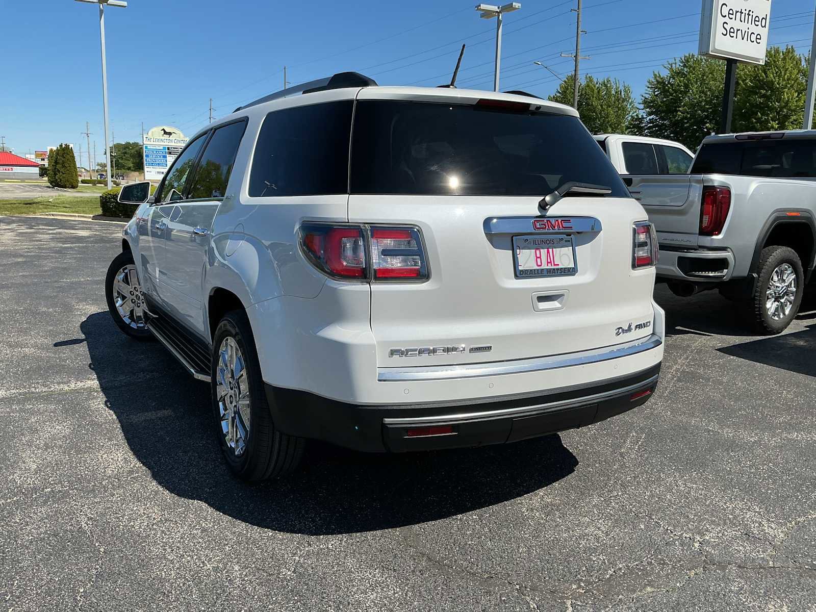 Used 2017 GMC Acadia Limited SLT AWD/4WD image 5