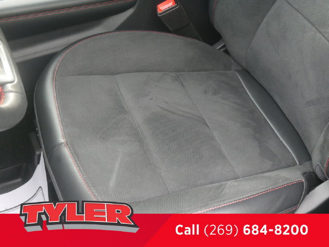 Used 2025 Ford Explorer ST AWD/4WD image 38