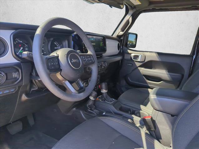 Used 2025 Jeep Wrangler Willys image 5