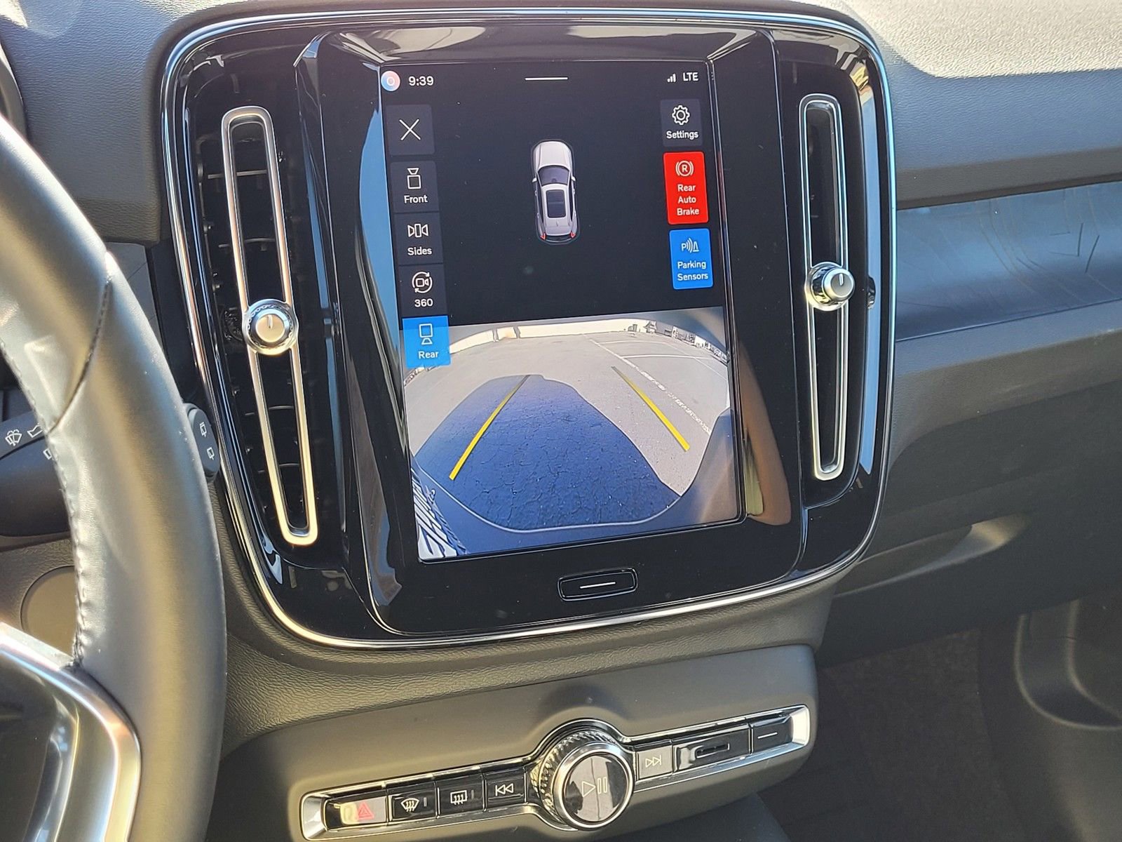 Certified 2023 Volvo XC40 Recharge Ultimate w/ Protection Package Premier image 25