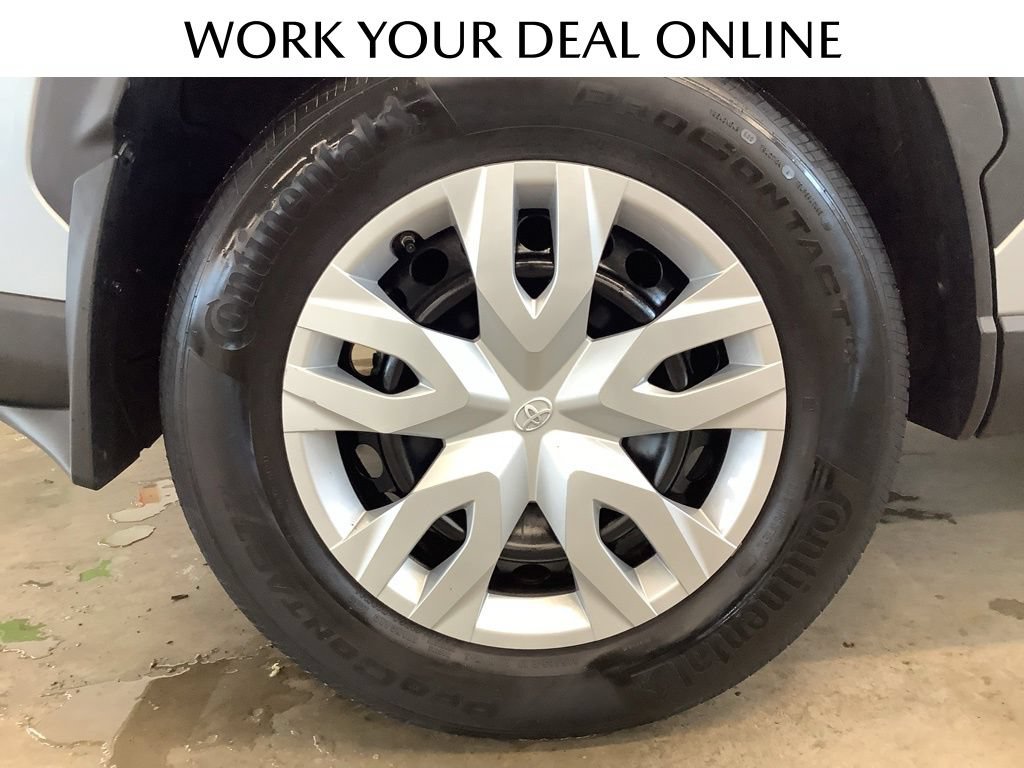 Used 2023 Toyota Corolla Cross L AWD/4WD image 18