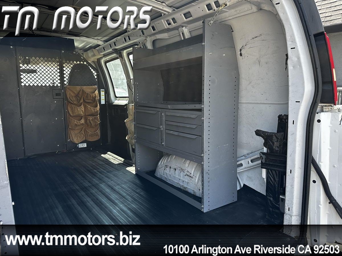 Used 2011 Chevrolet Express 2500 RWD image 15