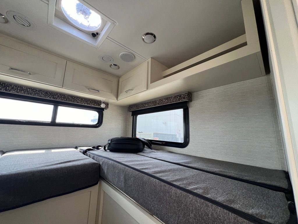 Used 2020 Mercedes-Benz Sprinter 3500 image 22