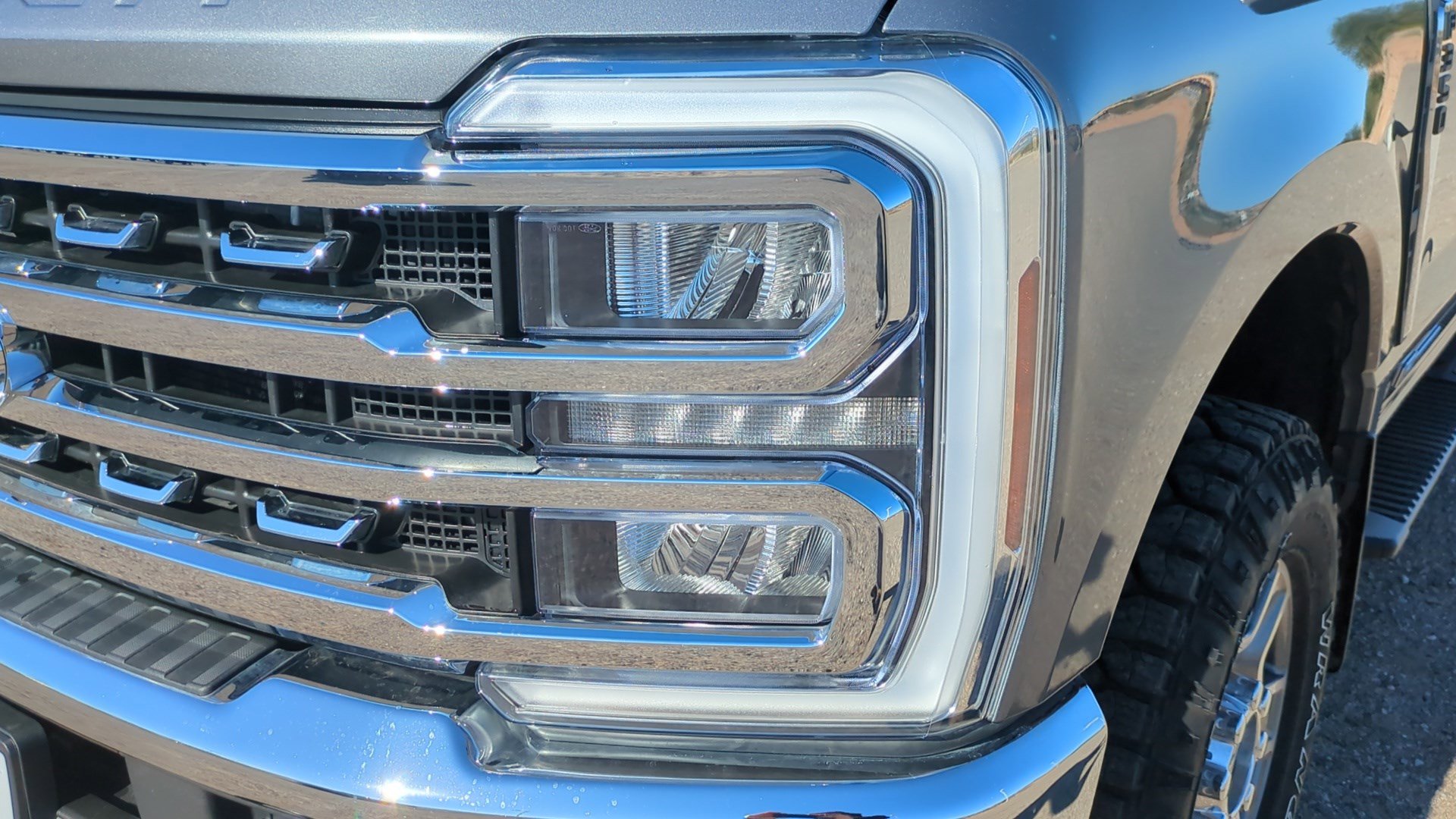 Used 2024 Ford F350 Lariat image 9